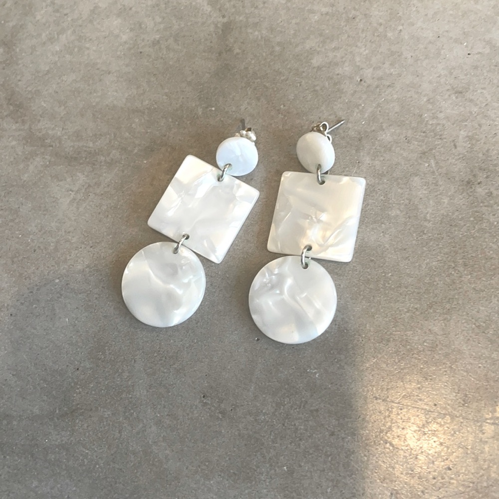 Perfect Pearlescent Earrings